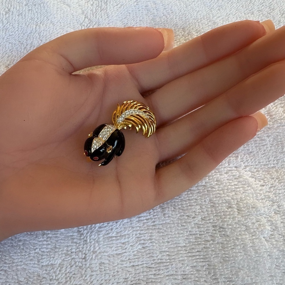 Vintage Puccini Black Enamel Skunk Brooch with Rhinestones - Picture 13 of 14